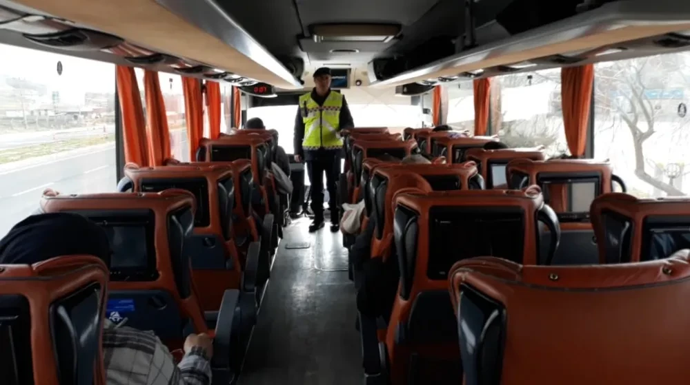       Aksaray Jandarması Şehirlerarası Otobüslerin denetimini artırdı 