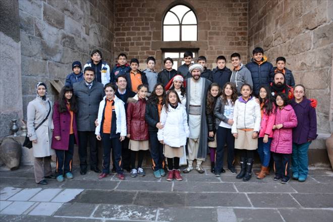 LALE EĞİTİM KURUMLARI ÖĞRENCİLERİ SOMUNCU BABA AŞKIN SIRRI FİLM SETİNİ ZİYARET ETTİ