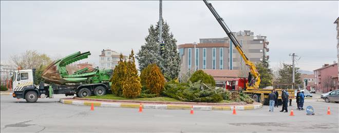 AKSARAY BELEDİYESİ TİYATRO KAVŞAĞINDA DÜZENLEME YAPTI