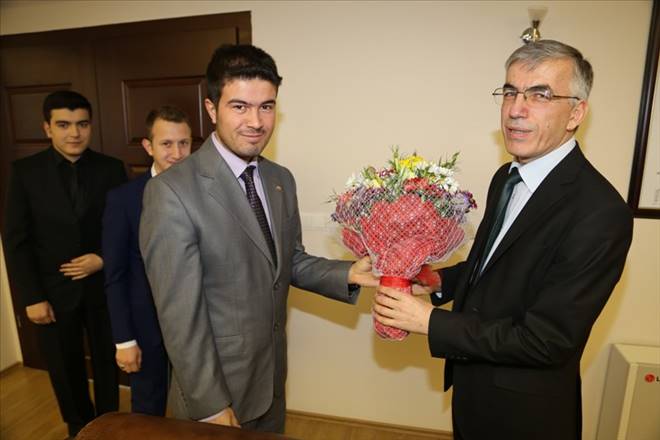 Öğrenci Konseyi Başkanı Vali Ataklı yı ziyaret etti