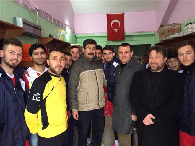 MHP Kurmayları Sporcular İle Soyunma Odasının Havasını Teneffüs Etti 