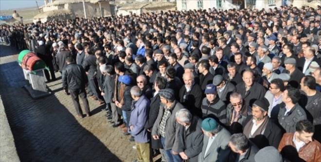 Kar Perdesine Çarparak Ölen Öğrenci Gözyaşlarıyla Uğurlandı
