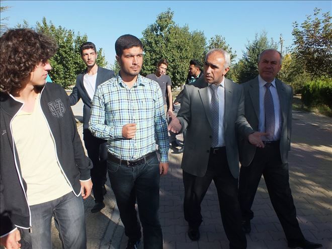 ASÜ Öğrenci Konseyi İlçelere Çıkartma Yaptı.