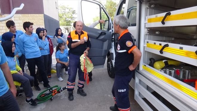 Hayat Kurtarmayı Uygulamalı Olarak Öğreniyorlar 