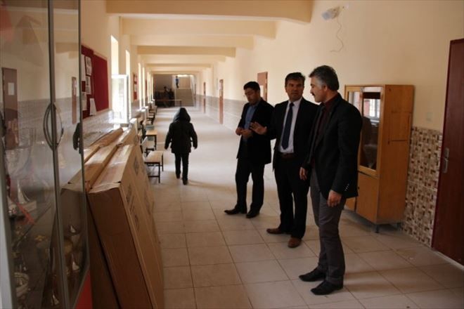 Eskil´deki Ortaokullara Akıllı Tahta Dağıtılıyor