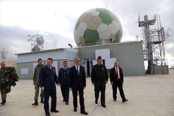 Vali Şeref Ataklı Hava Radar Kıta Komutanlığını ziyaret etti