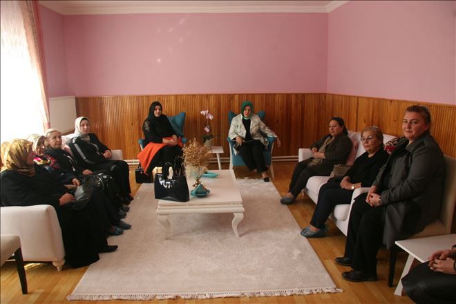 Protokol Eşlerinden Aile ve Sosyal Politikalar İl Müdürlüğüne Ziyaret