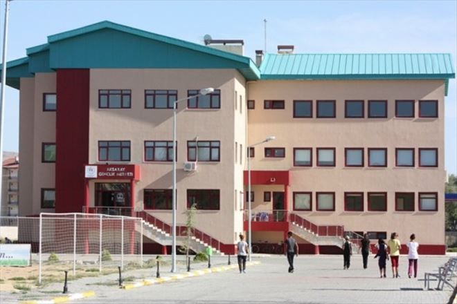 Vali Şeref Ataklı; 2. Gençlik Merkezini açmayı planlıyoruzVali Şeref Ataklı; 2. Gençlik Merkezini açmayı planlıyoruz