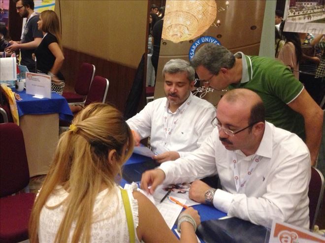 ASÜ Azerbaycan´daki Fuarda Dünyaya Tanıtıldı