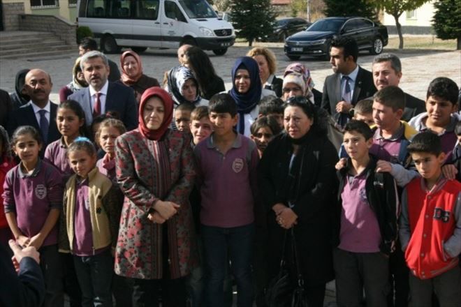 Hayırsever işadamı tarafından kurulan kütüphane düzenlenen törenle açıldı
