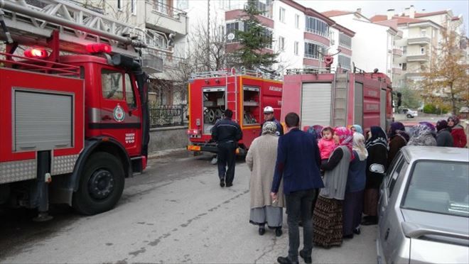 4 Katlı Apartmanın 1´inci Katındaki Yangın Korkuttu