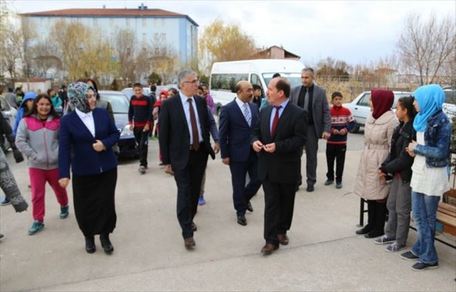 Ataklı ; Geleceğimize güvenle bakmak için iyi eğitilmiş nesiller yetiştirmeliyiz