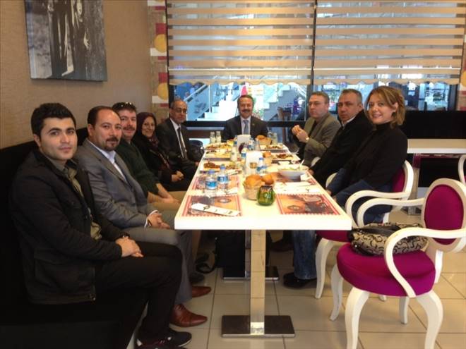 Irak Kültür Müsteşarı ASÜdeki Iraklı Öğrencilerle Buluştu