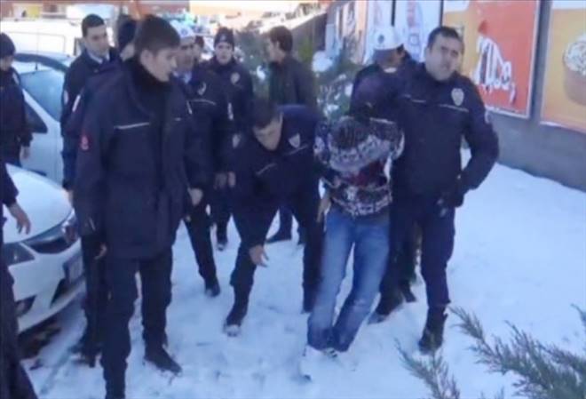 İki gurup arasında çıkan kavgaya polis müdahale etti