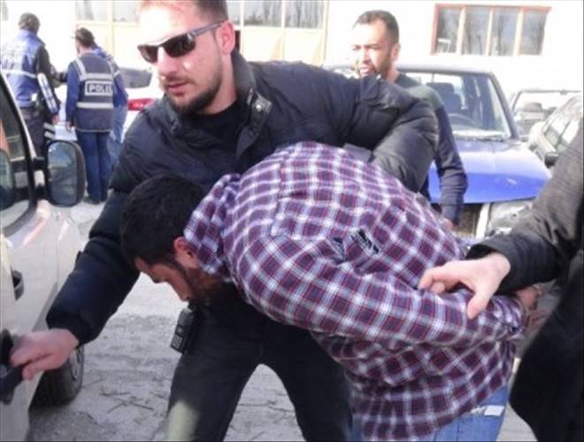 Uyuşturucu Kaçakçısı Polisim Dedi Polis İnanmadı