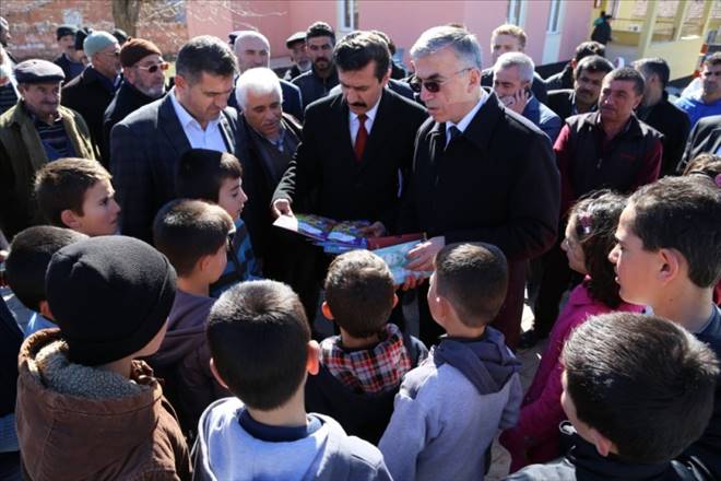Köylere Bin 500 Adet Çöp Konteyneri Dağıtıldı