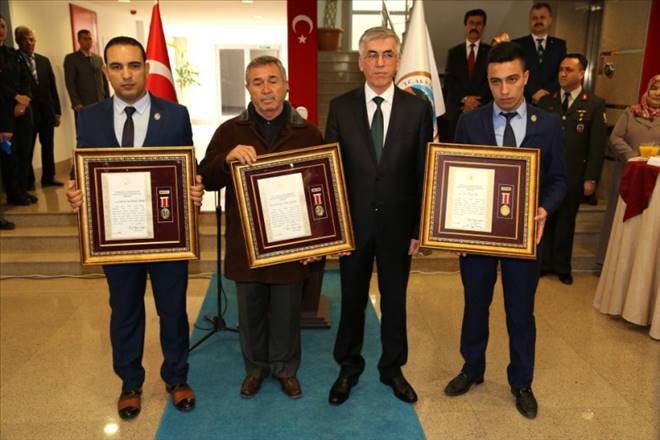 Aksarayda şehit yakını ile gazilere Devlet Övünç madalyaları tevcih edildi