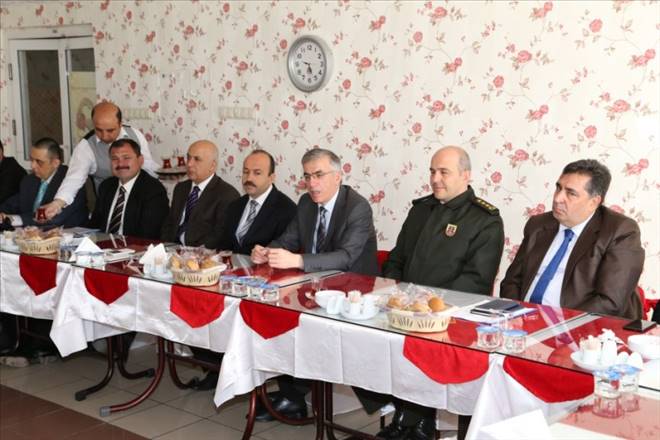 Kamu kurumlarına net talimat rutini aşın