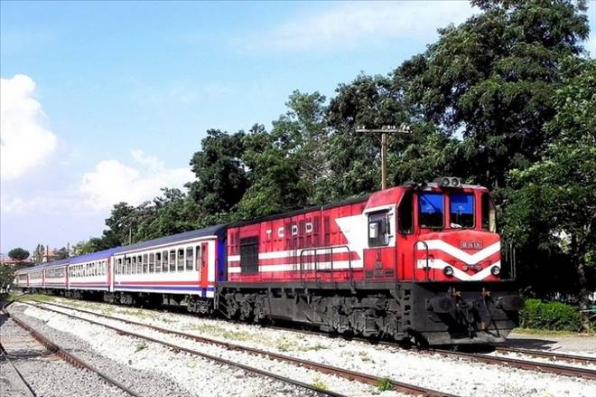 Ali Genç Hemşerimiz Davutoğlundan Tren Hattımızın Kesin İhale Tarihini Bekliyoruz