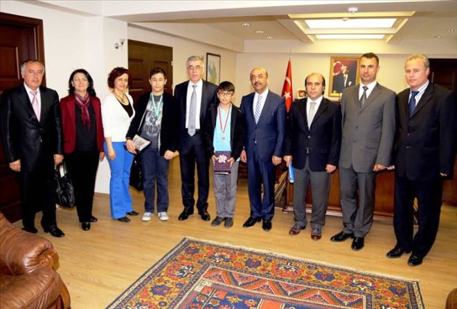 Dünya Birincisi Ve Üçüncüsünden Vali Ataklı`ya Ziyaret