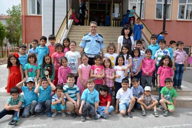 Minik Öğrenciler, Trafik Kuralları Konusunda Bilinçlendirildi 