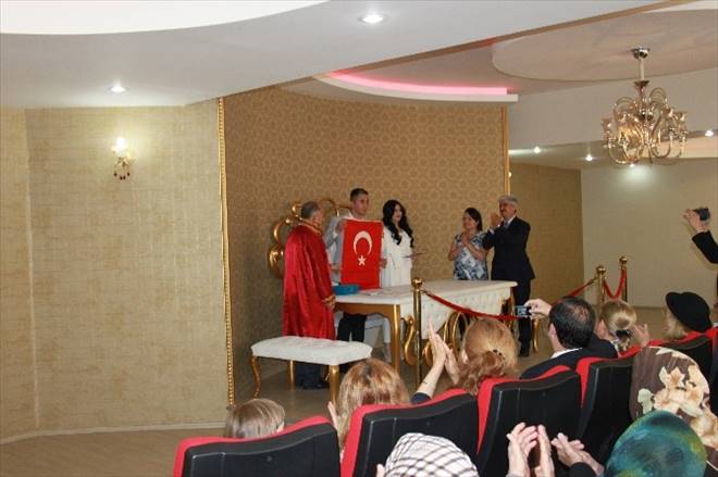 Evlenmek İçin 05.05.2015`i Seçtiler