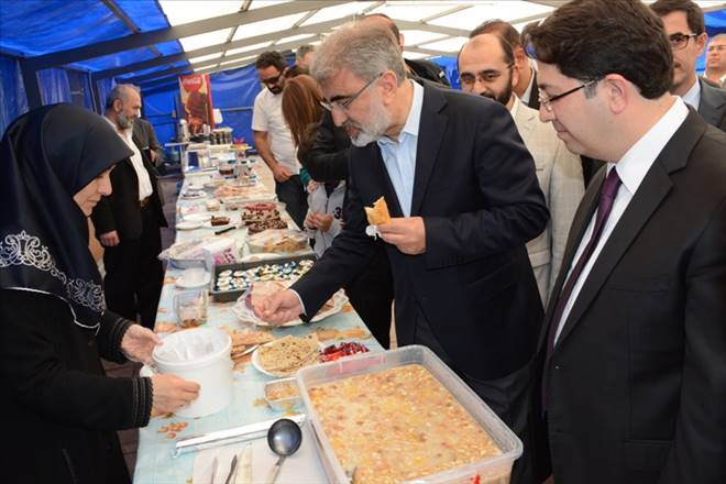 Bakan Yildiz, Buhara Vakfının Kermesini Ziyaret Etti