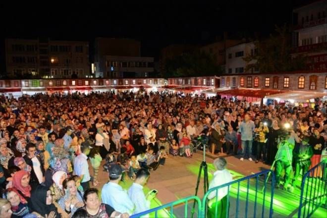 Ramazan Sokağı İkbal Gürpınar İle Doldu Taştı