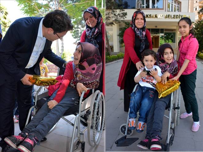Yazgı Damla?ya Hediye Vererek Sevindirdi