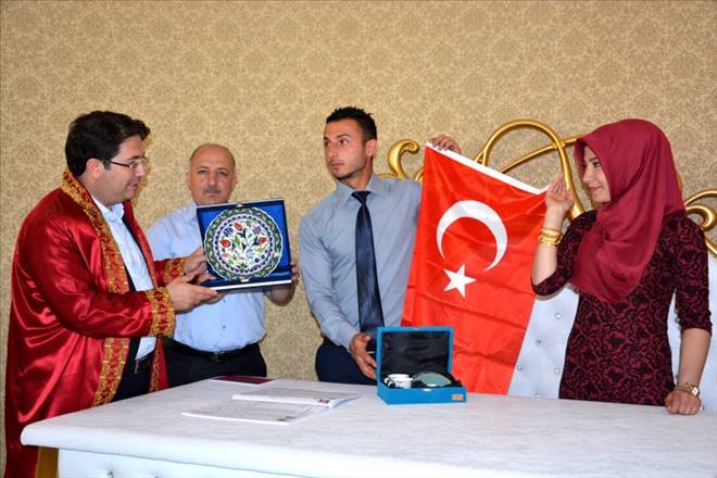 Sel mağduru genç kızın nikâhını başkan yazgı kıydı