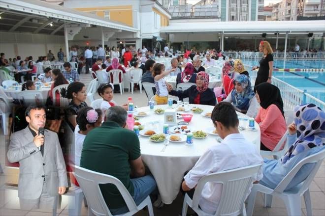 Sağlık çalışanları iftarda bir araya geldi 