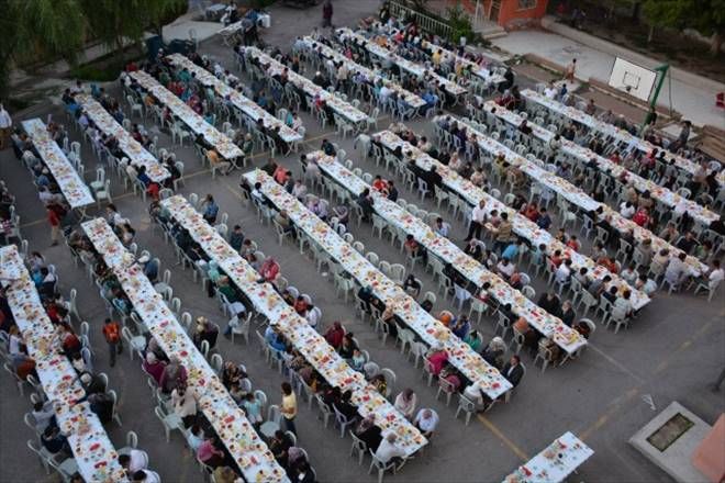 Kurtuluş, Laleli ve Bahçeli Mahallelerinden 2000 Kişiye İftar 