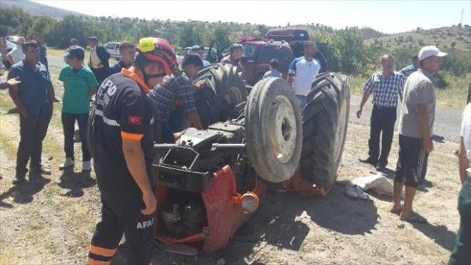  Aksaray´da Traktör Devrildi: İki Yaralı