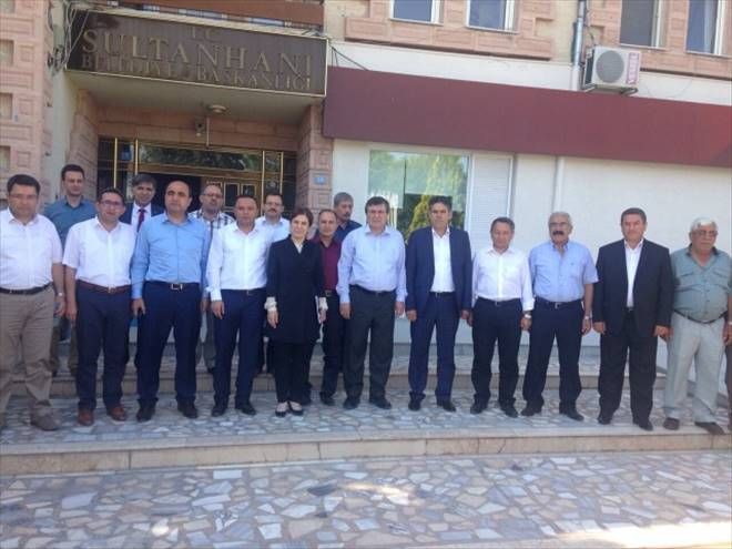 AK Parti Heyeti Bayramlaşma Sevincini Beldelerde de yaşadı