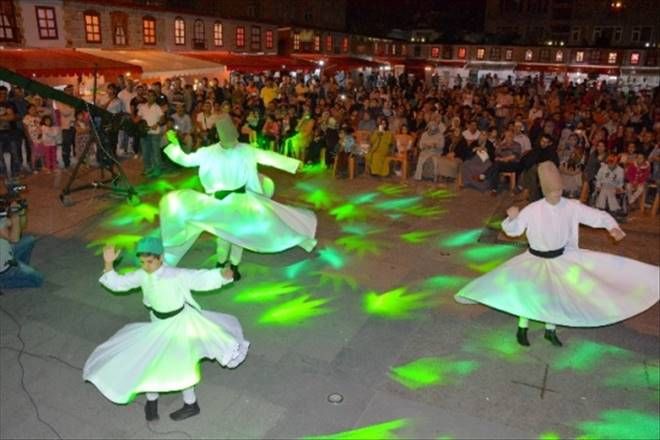 Aksaray´da Grup Kardeşler Sahne Aldı