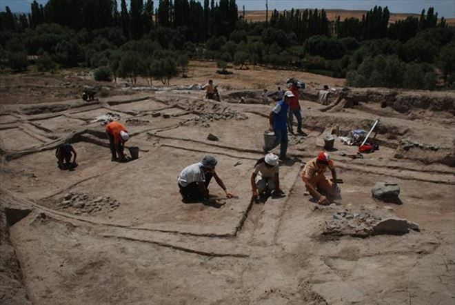     İnsanlık Tarihinin İlk Köyü: Aşıklı Höyük