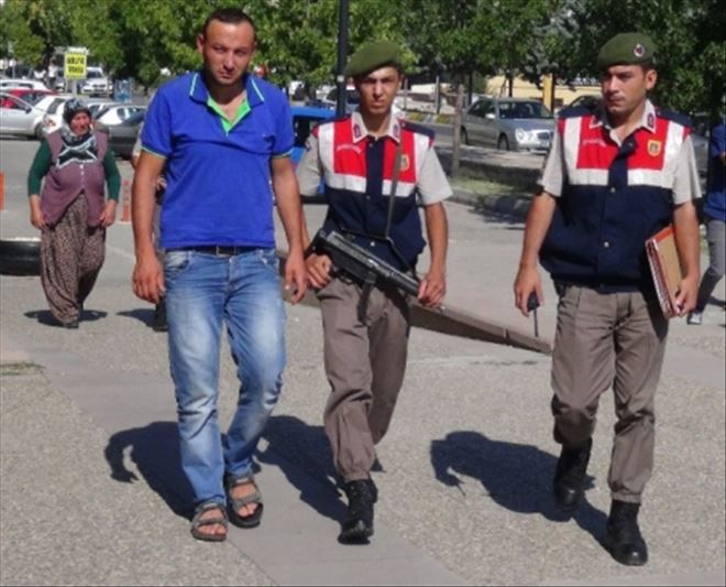 Geliniyle İlişkisi Olduğu İddiasıyla Eşini Öldürdü