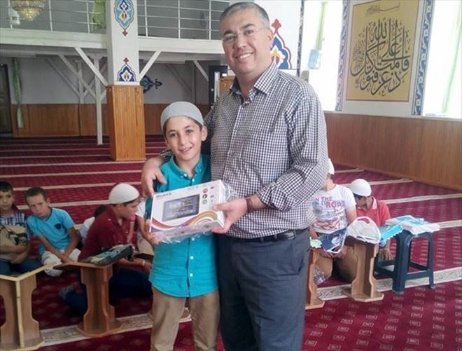 Sultanhanı Beldesinde Kuran Hafızları Ödüllendirildi