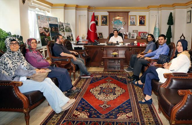 Hastalarına Tiyatro Eğitimi Veren Psikiyatri Uzmanı Basri Köylü, Başkan Yazgı´yı Ziyaret Etti