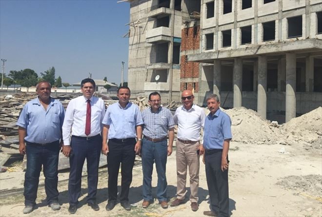 Ak Heyette, Durmak Yorulmak Yok Yola Devam