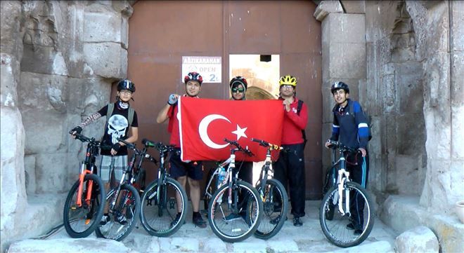 Aksaray genç bisikletliler grubundan anlamlı zafer turu..