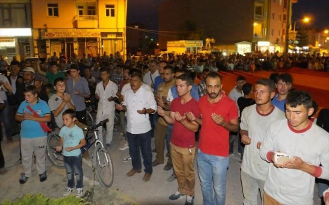     Sultanhanın da 2 bin kişi terörü lanetledi