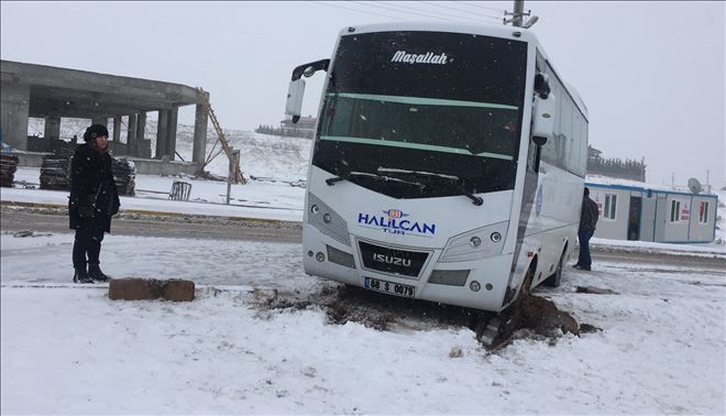 Aksaray´da Kar Yağışı Trafiği Etkiledi