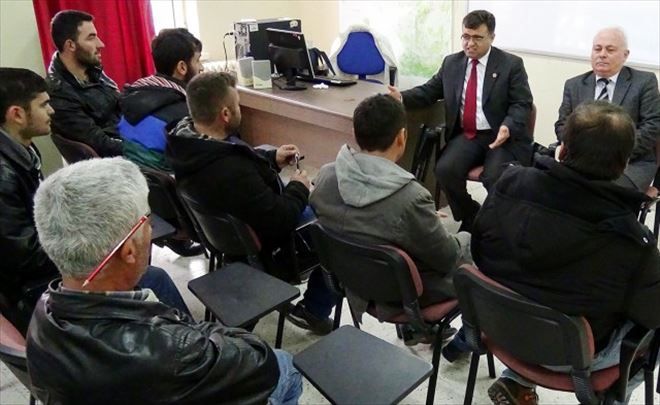 Hem Eğitim Alıyor, Hem de Para Kazanıyorlar