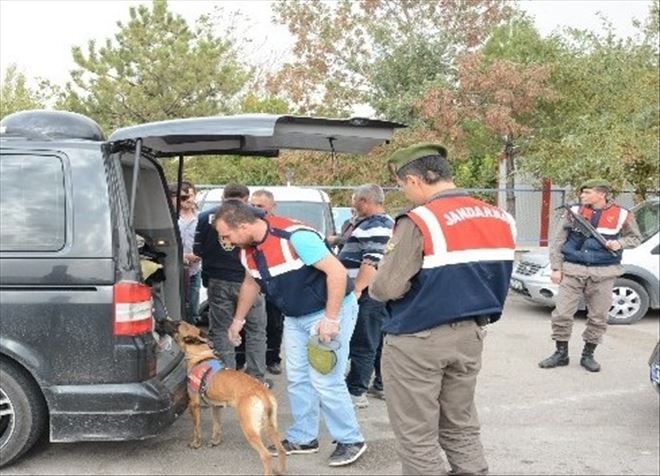 Polis ve Jandarma Aksaray´da kuş uçurmuyor