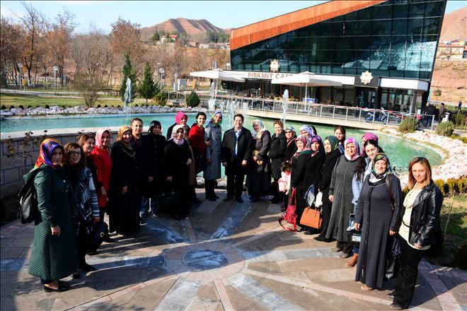 Başkan Yazgı, Ak Partili Hanımlara Projeleri Yerinde Tanıttı