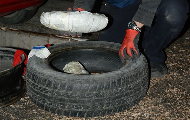 Stepne lastiğinden 10 kilo esrar çıktı