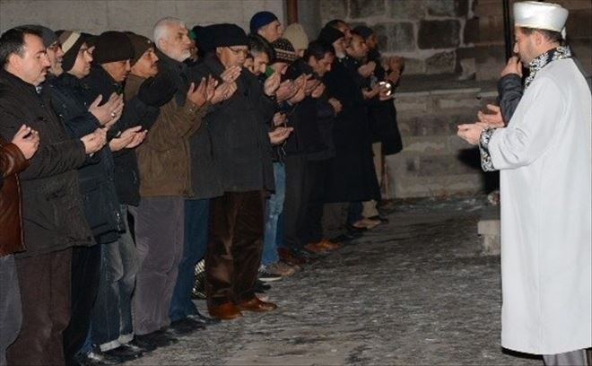 Aksaray´da şehitler için gıyabi cenaze namazı kılındı
