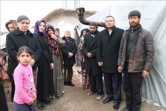 Ak Parti Heyetinden Çadırda Yaşayan Halep´li Ailelere Ziyaret
