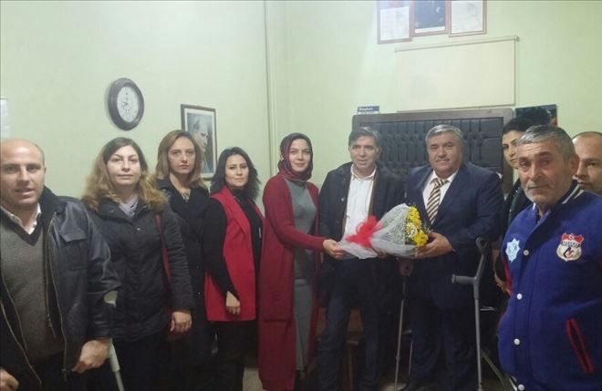Ak Parti Kadın Kollarından Engelli Derneğine Ziyaret